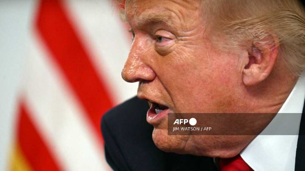 Trump endurece política migratoria.