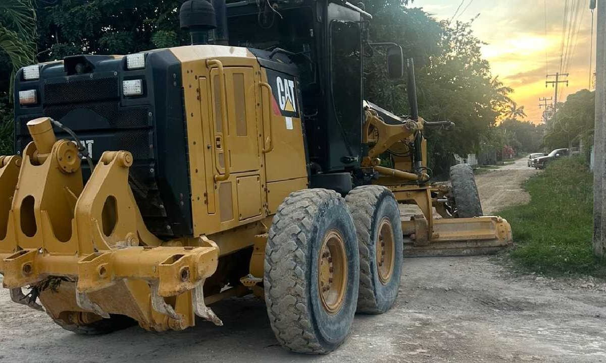 Carlos A. Madrazo tendrá calles pavimentadas: SEOP.