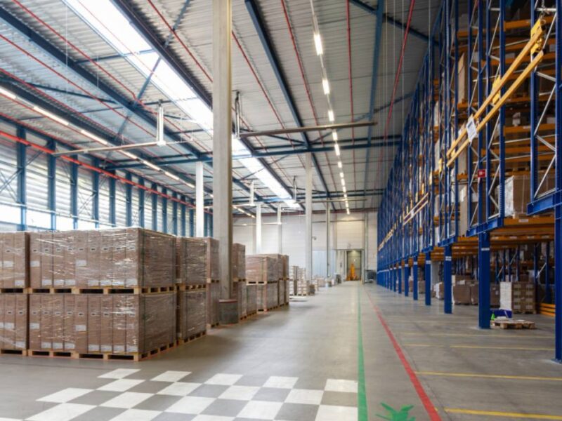 Esto es lo que frena la expansión de bodegas industriales en Cancún