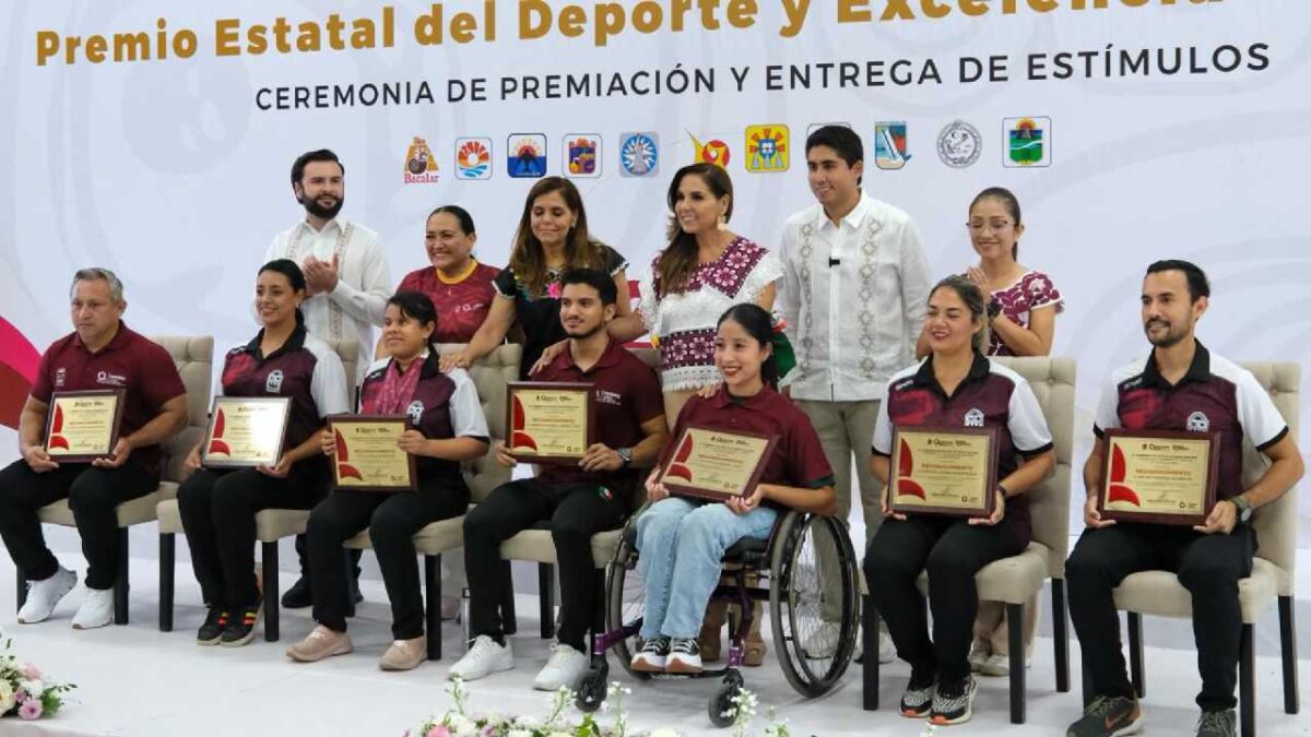 Aplauden a los mejores deportistas.