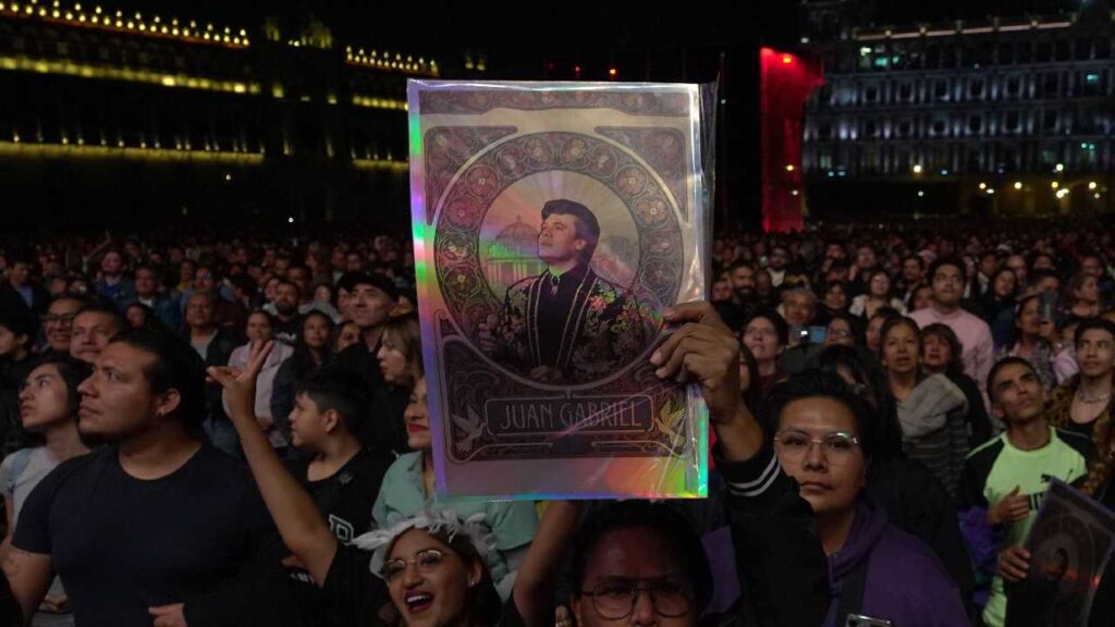 Miles en el zócalo.