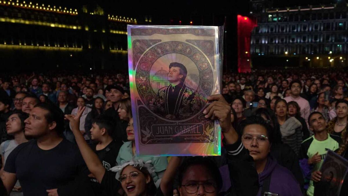 Miles en el zócalo.