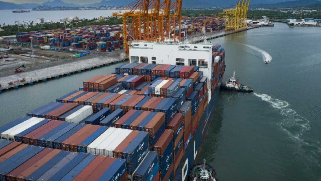 La reforma a la ley aduanera preocupa a la IP.