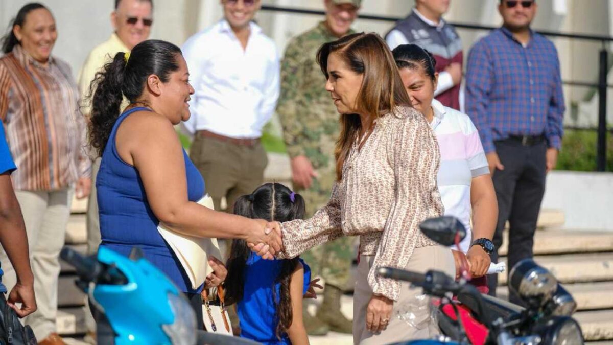 Entrega de autos recuperados.