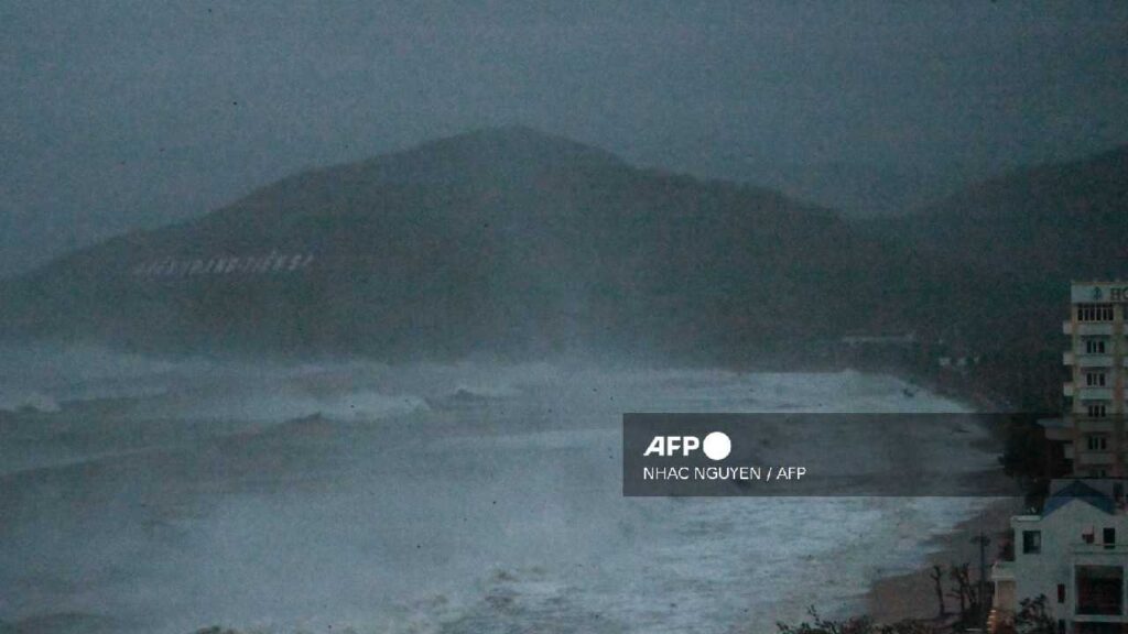 Vietnam golpeada por tifón.