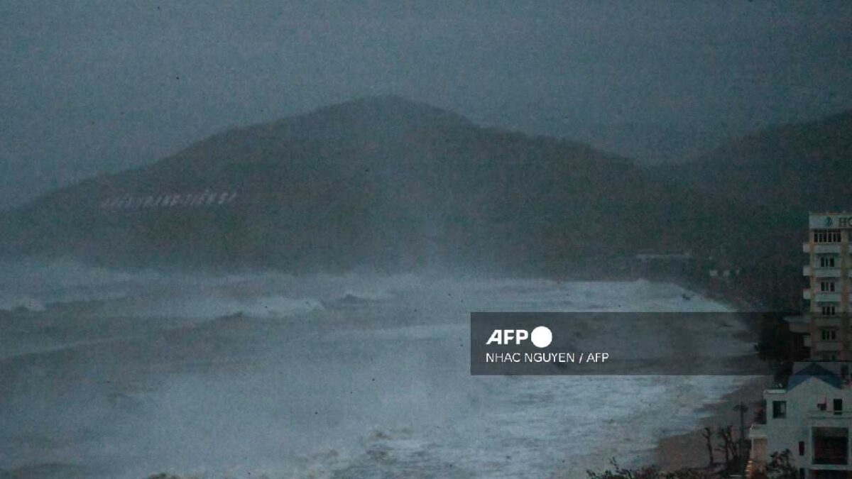 Vietnam golpeada por tifón.