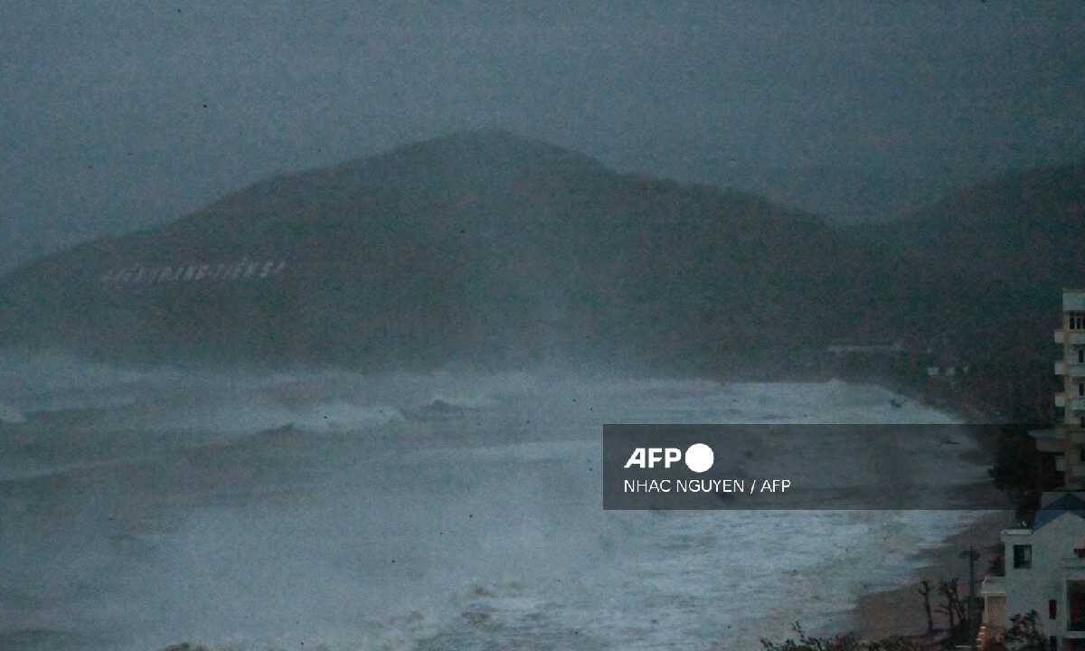 Vietnam golpeada por tifón.