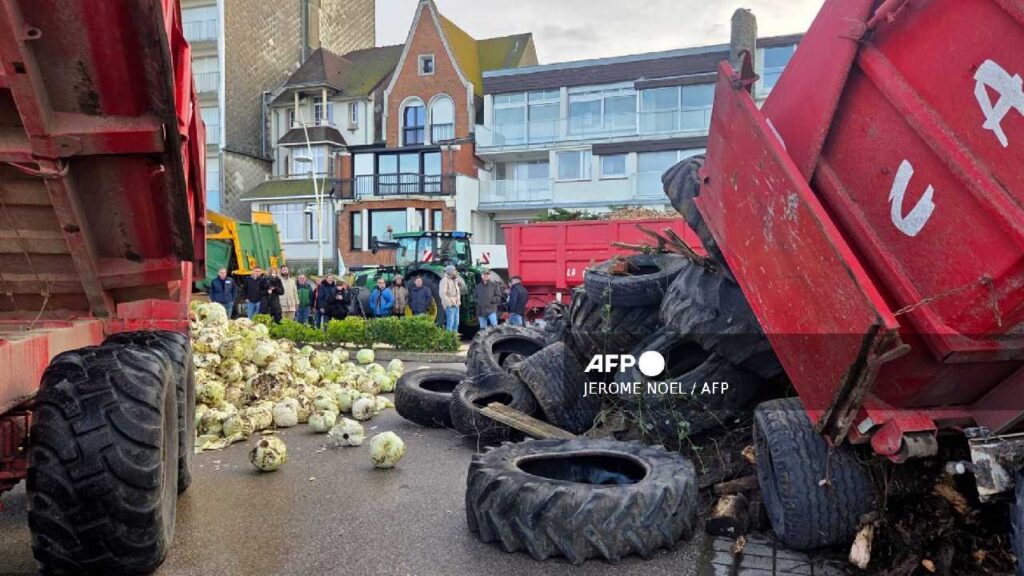 Protestan agricultores en Francia.
