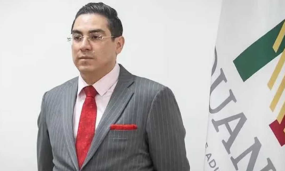 lex Tonatiuh Márquez Hernández, fuera de aduanas.