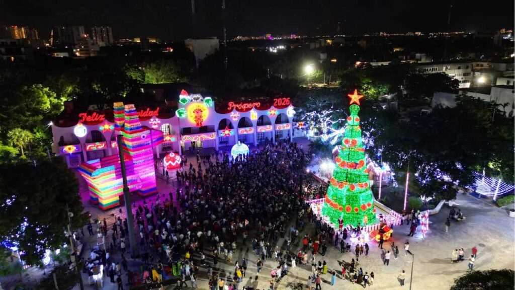 Encendido del árbol de Navidad en Cancún.