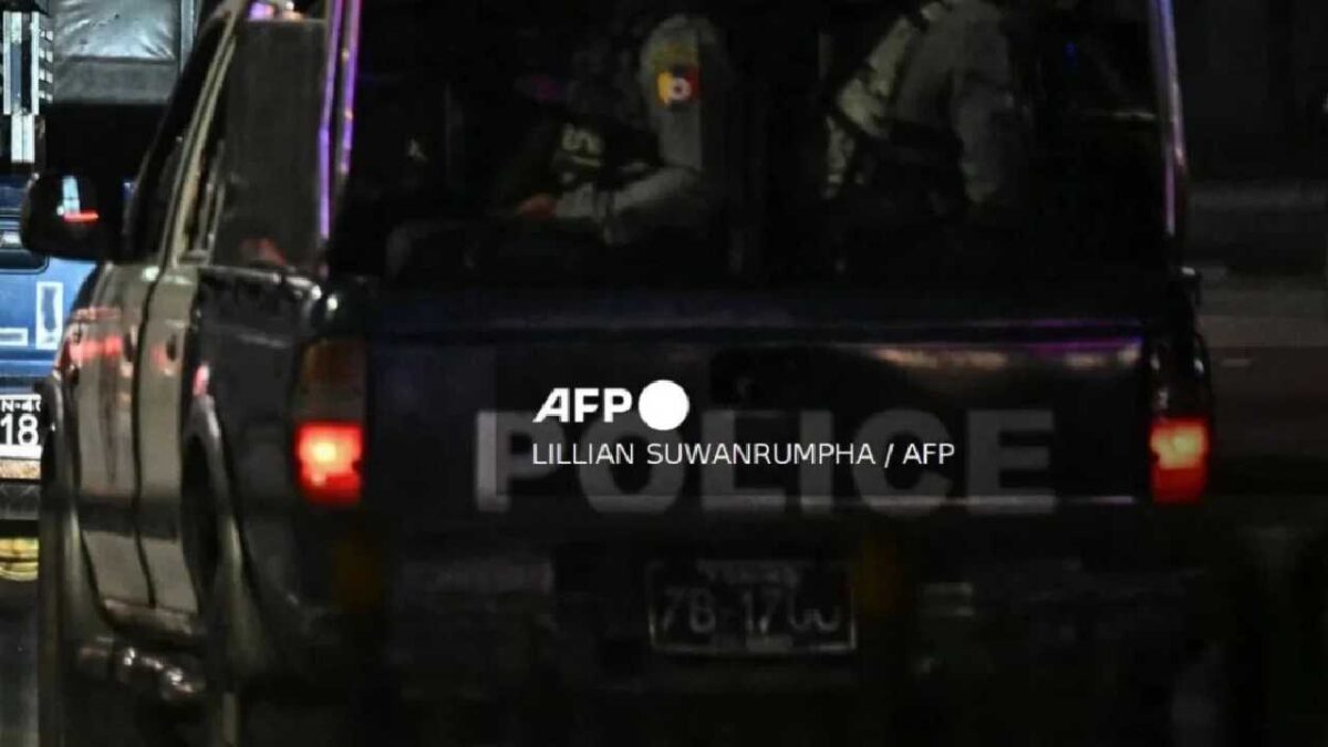 Se suicida autor de matanza en Surinam.