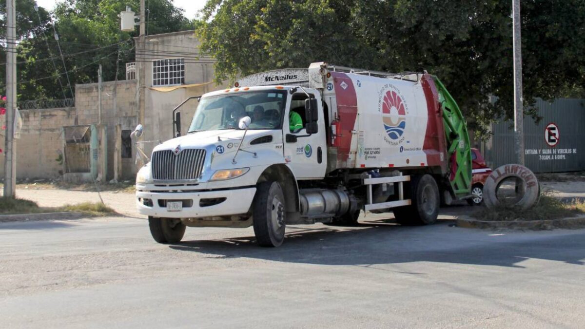 Recolección de basura en Cancún.