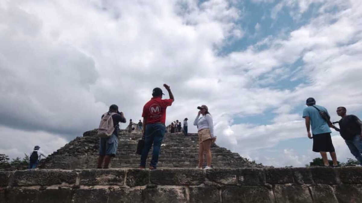 Continúa el desplazamiento del frente frío 25.