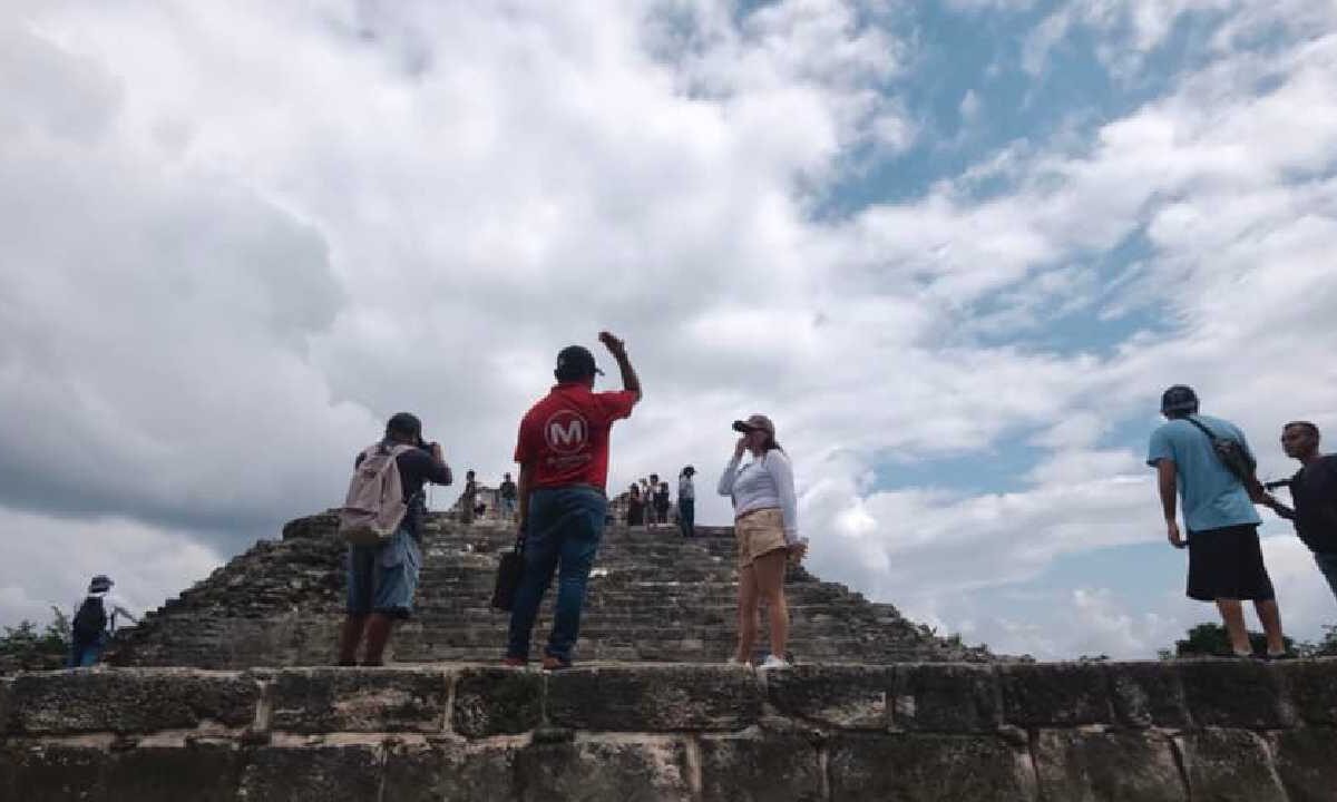 Continúa el desplazamiento del frente frío 25.