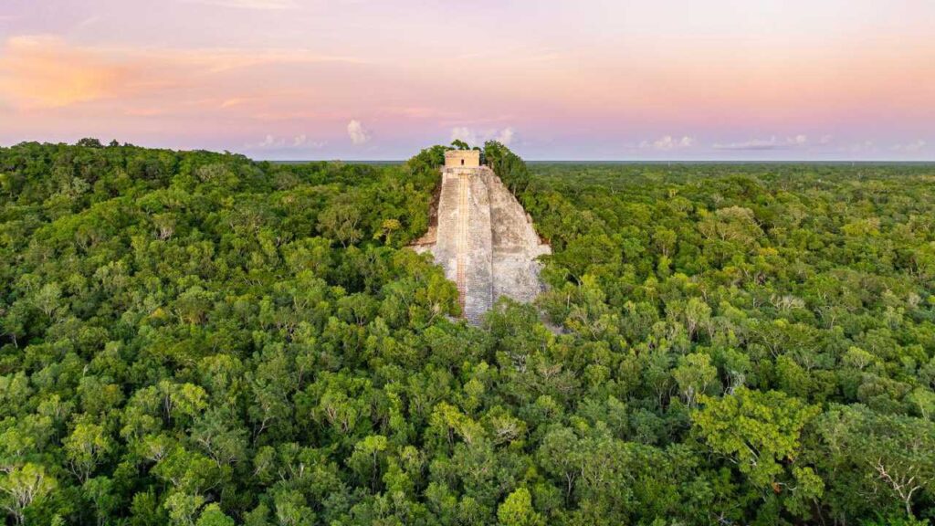 Cobá sigue maravillando al mundo.