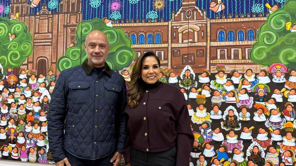 Mara Lezama y el secretario Jesús Esteva.