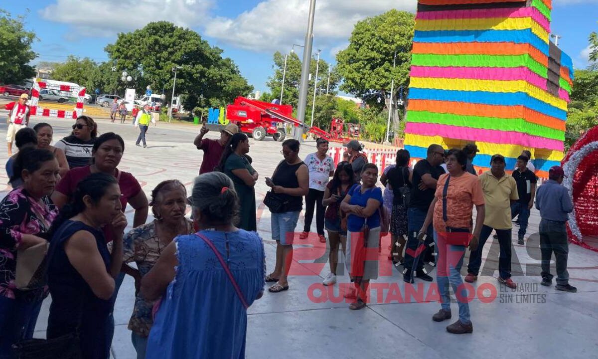 Protesta de habitantes de colonias irregulares en Cancún.