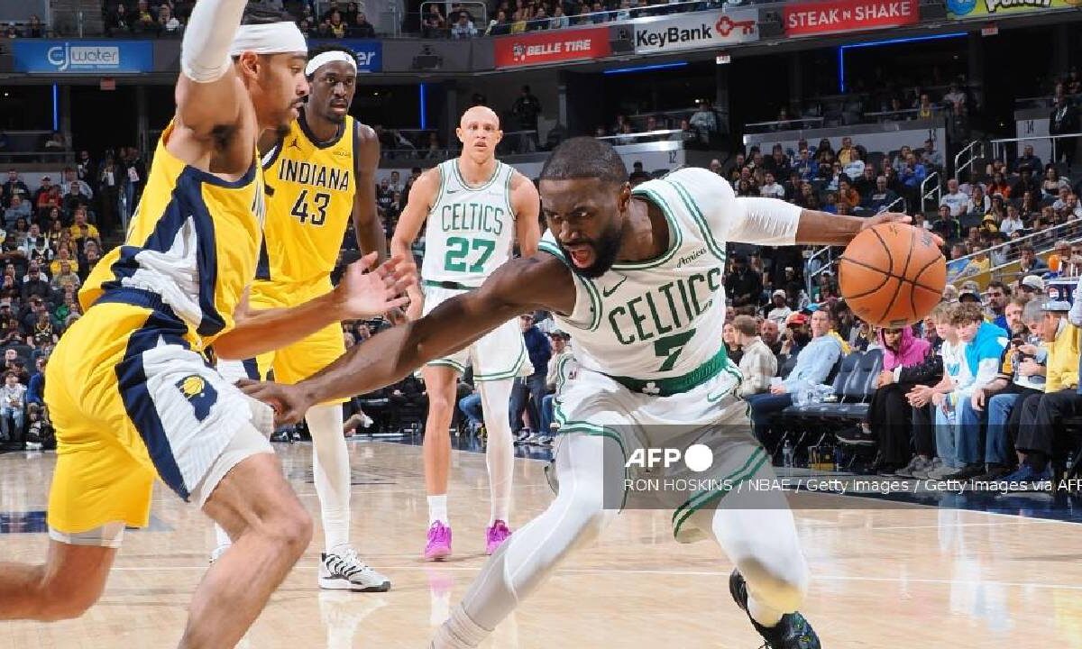 Jaylen Brown lidera a Celtics en victoria