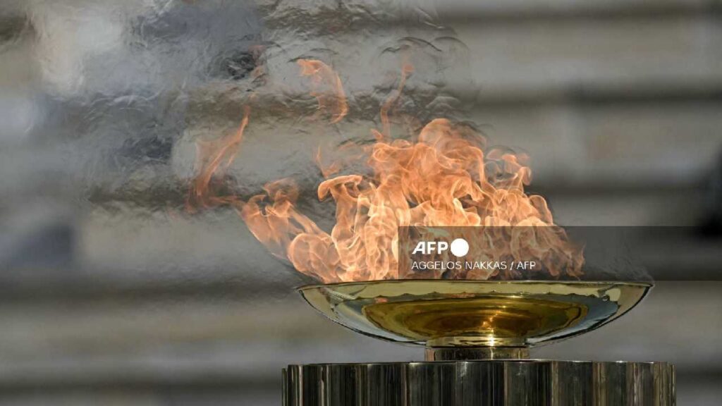 Llama olímpica llega a Italia.