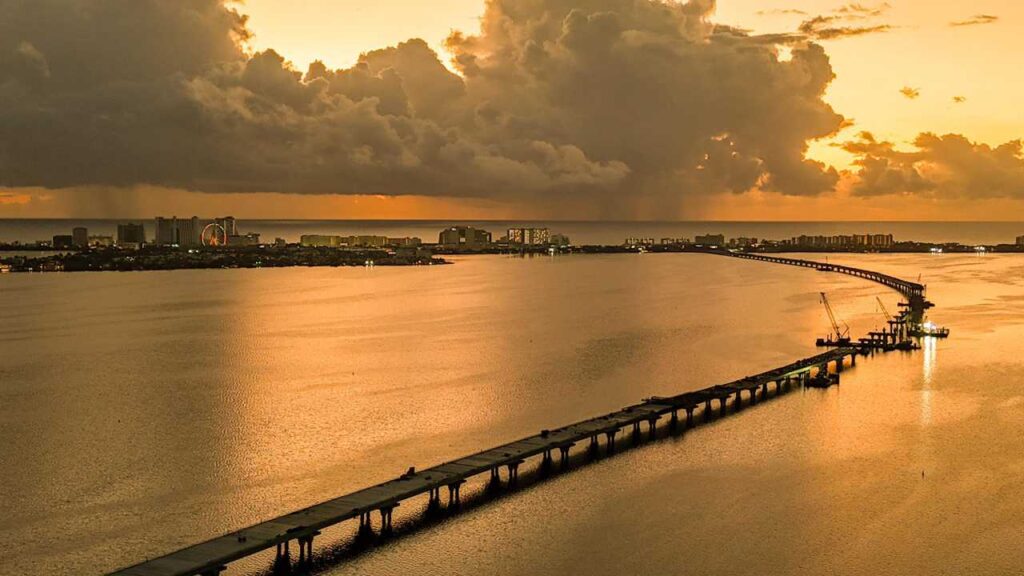 Avanza obra en el puente Nichupté.