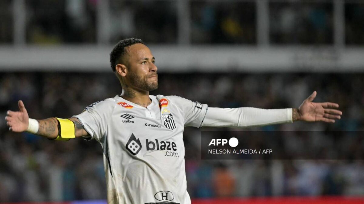 Neymar es operado con éxito