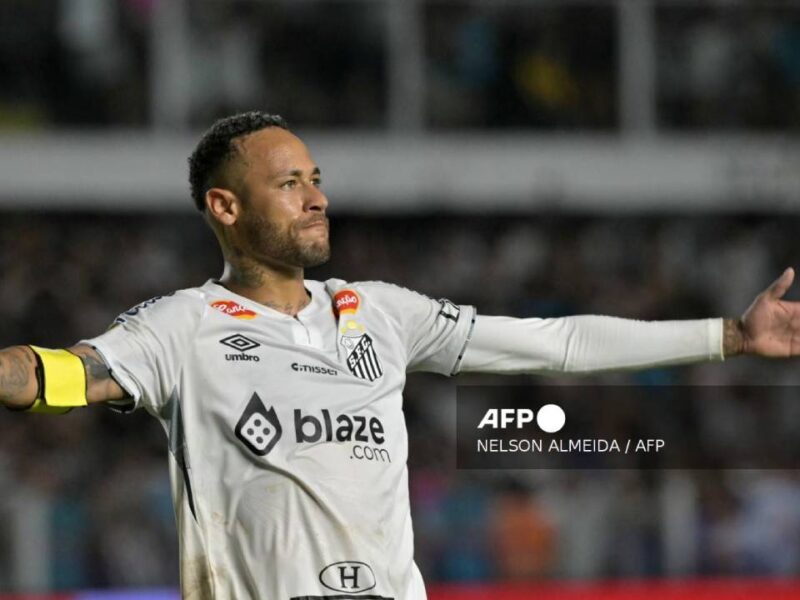 Neymar es operado con éxito y apunta al Mundial 2026