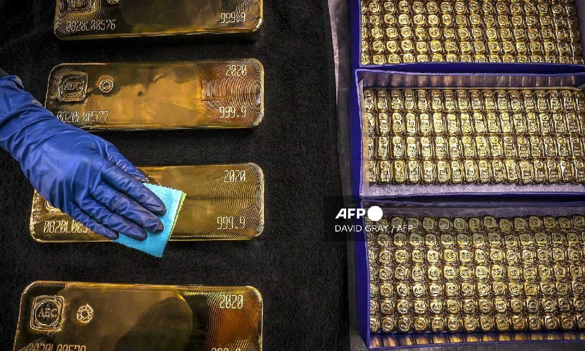 Precio del oro alcanza máximos.