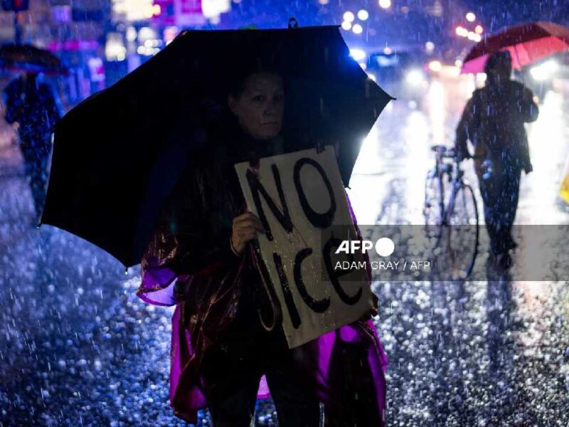 ¿Está México? Estados Unidos frena trámites de residencia y ciudadanía para migrantes de 19 países