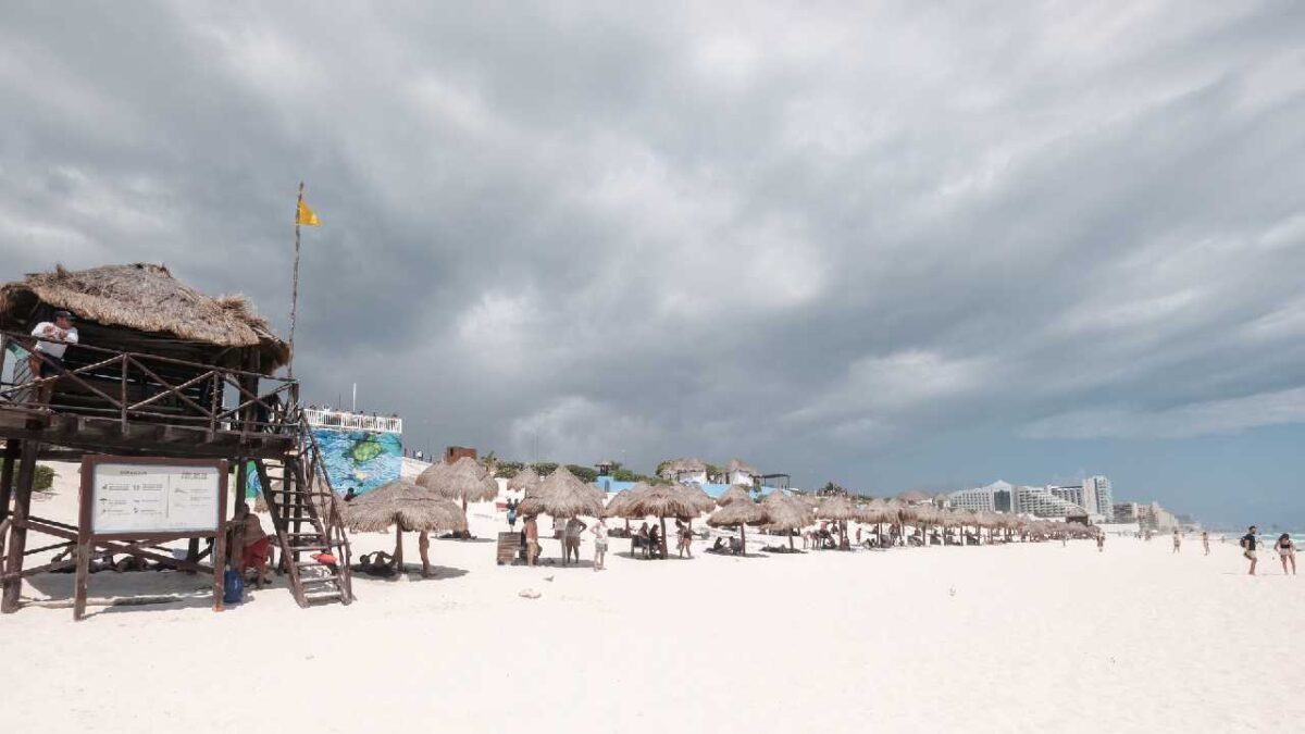 El clima en Quintana Roo será caluroso con nublados.