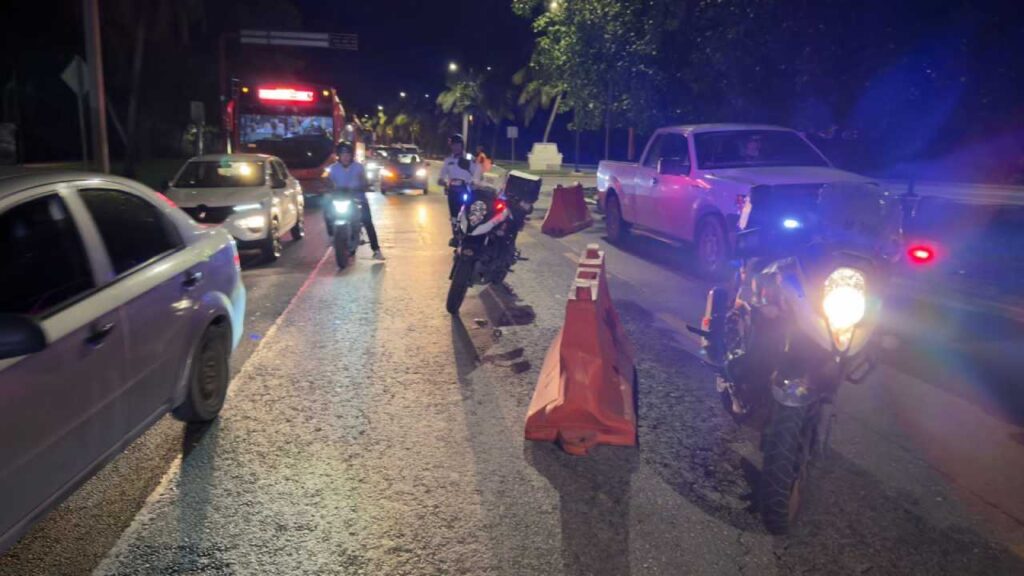 Cancún registra cierres viales.