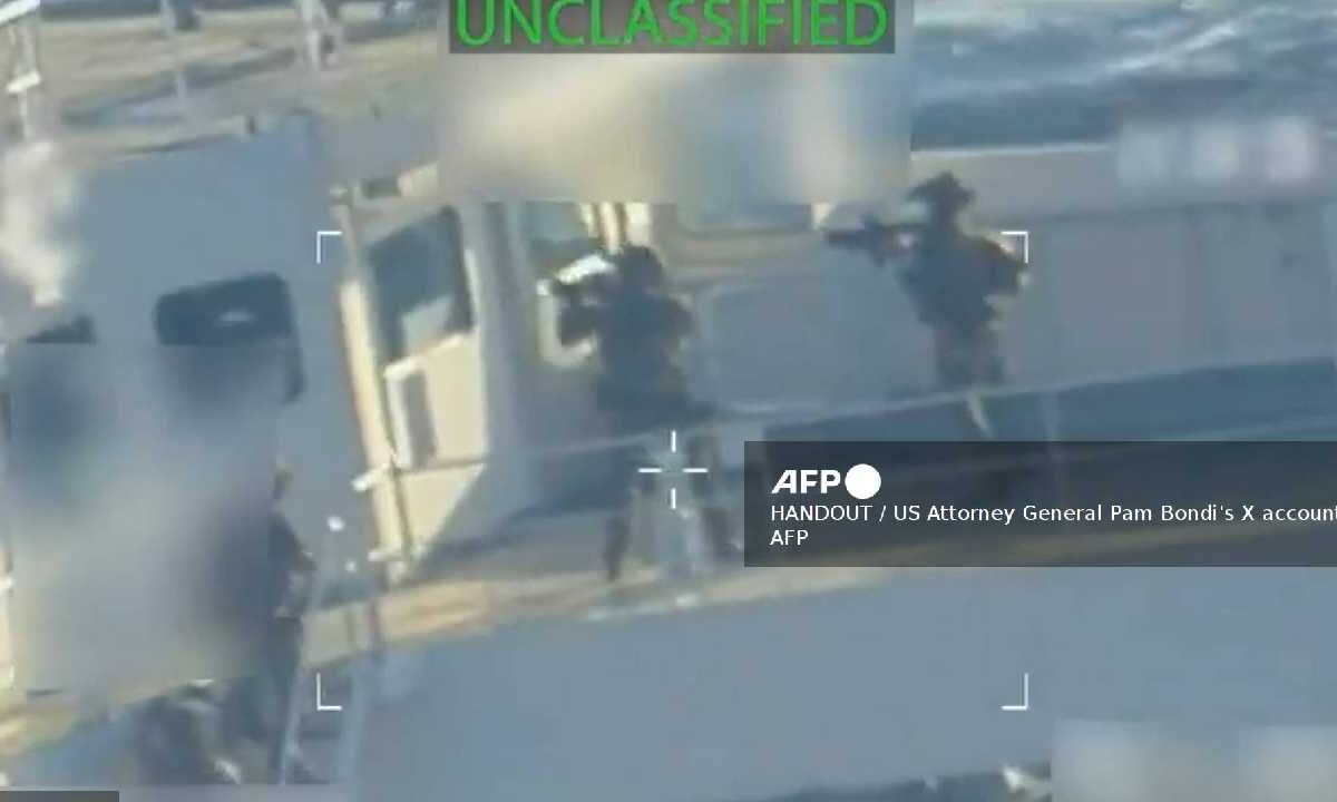 Incauta EU buque petrolero de Venezuela.