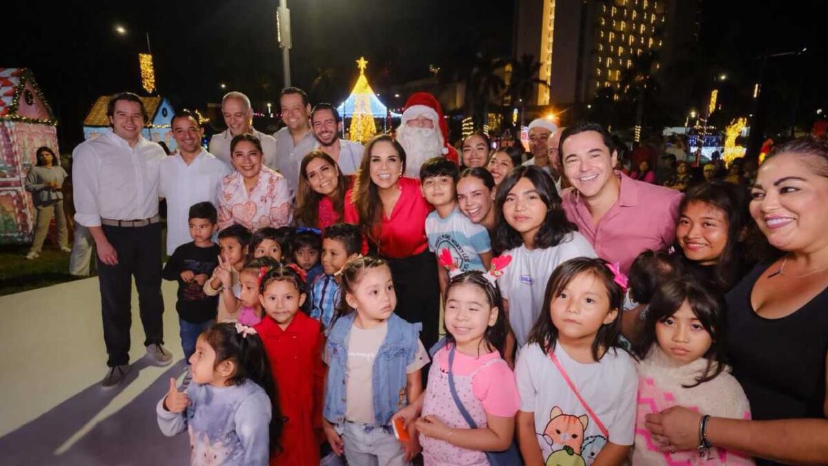 Encendido de árbol en zona hotelera.