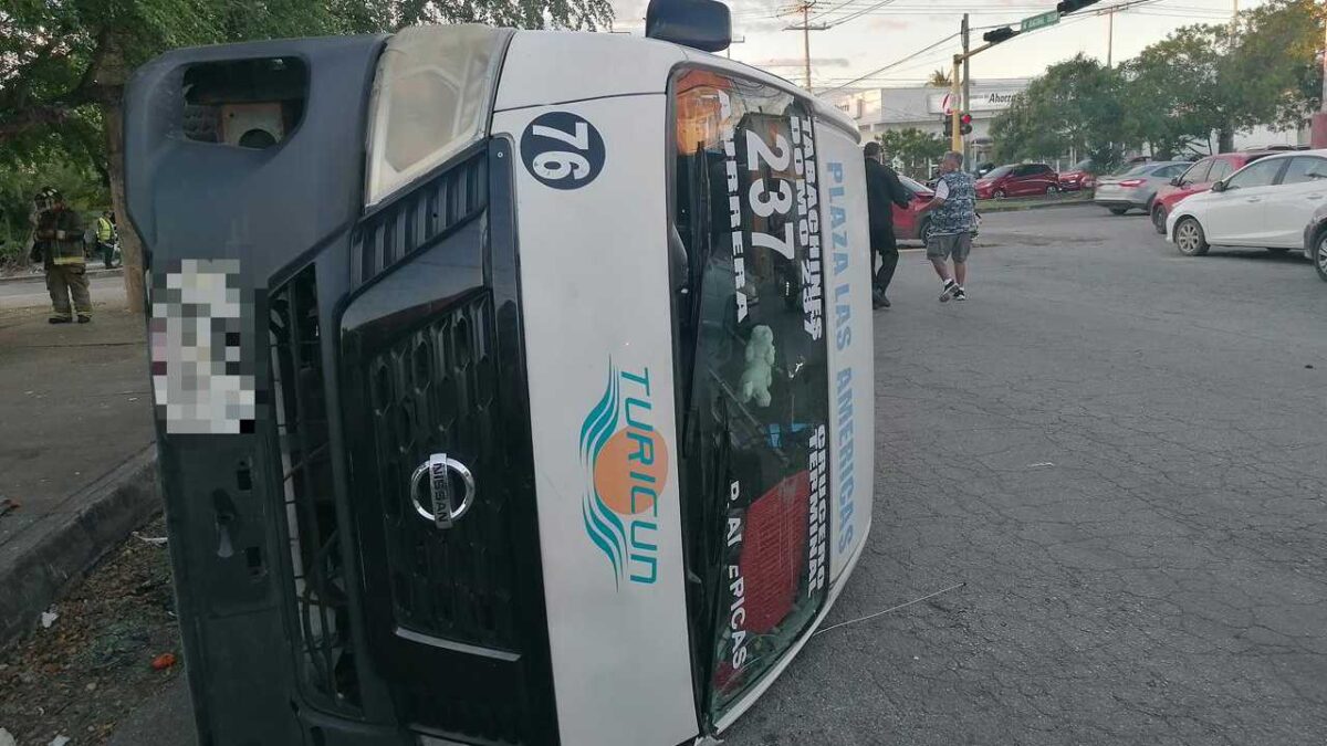 Aparatoso accidente en Cancún.