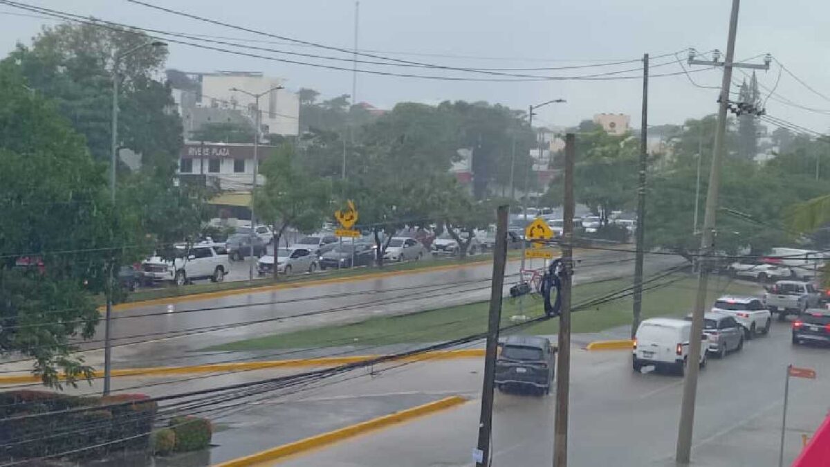 Así llueve en Cancún.