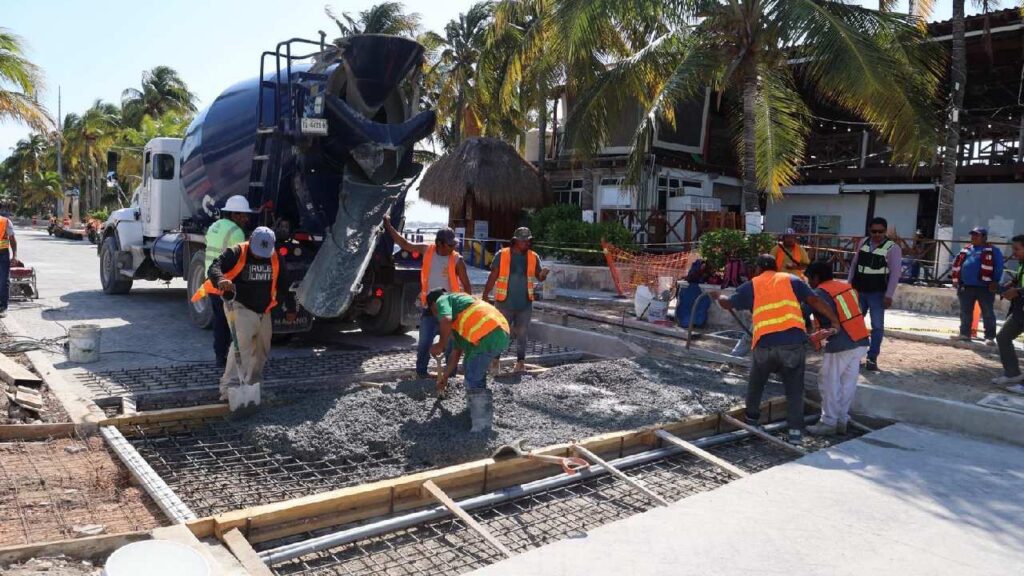 Obras públicas en Isla Mujeres.