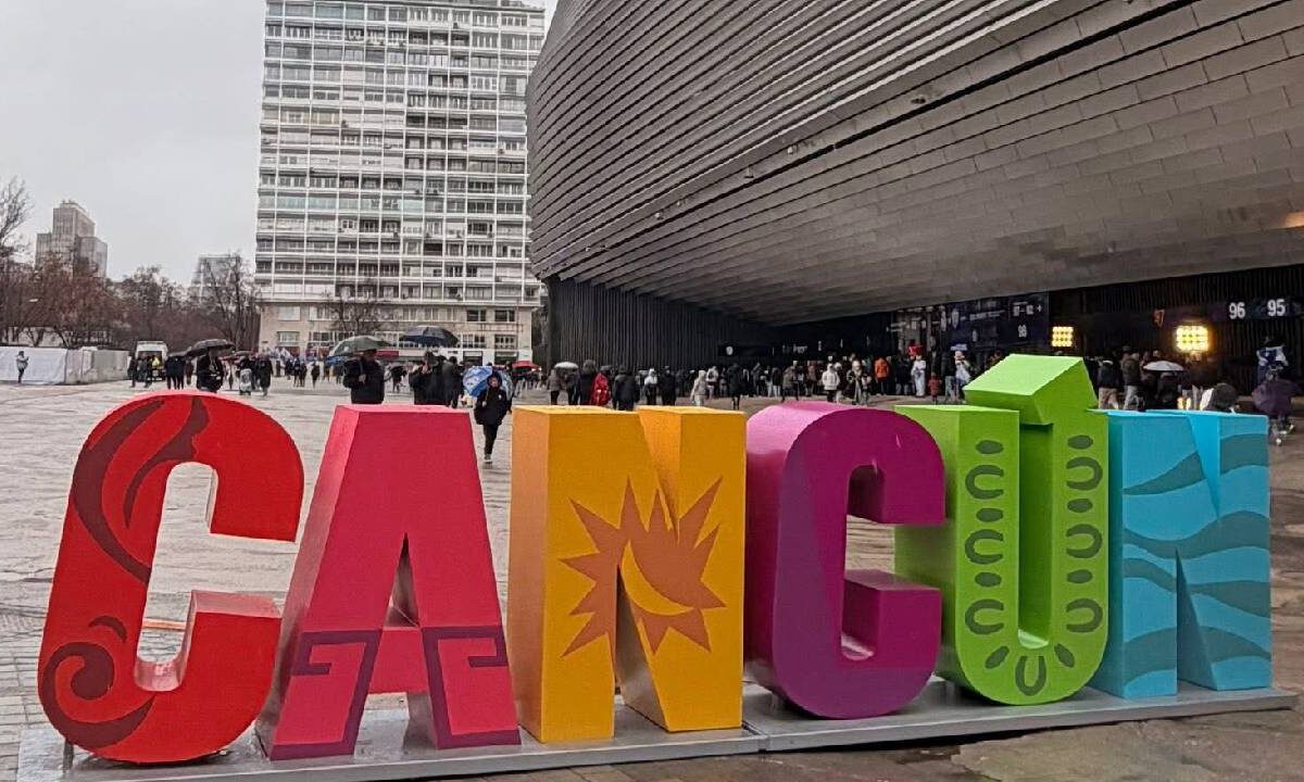 Marca Cancún, frente al Santiago Bernabéu.