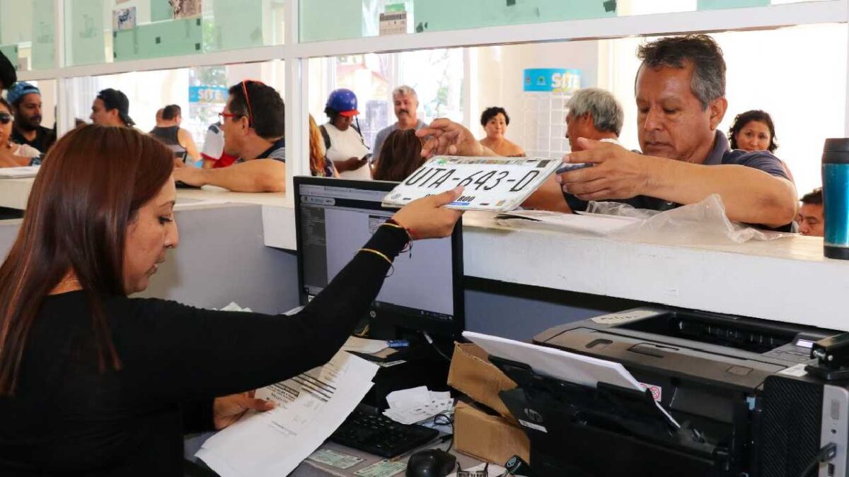 Arranca el canje de placas.