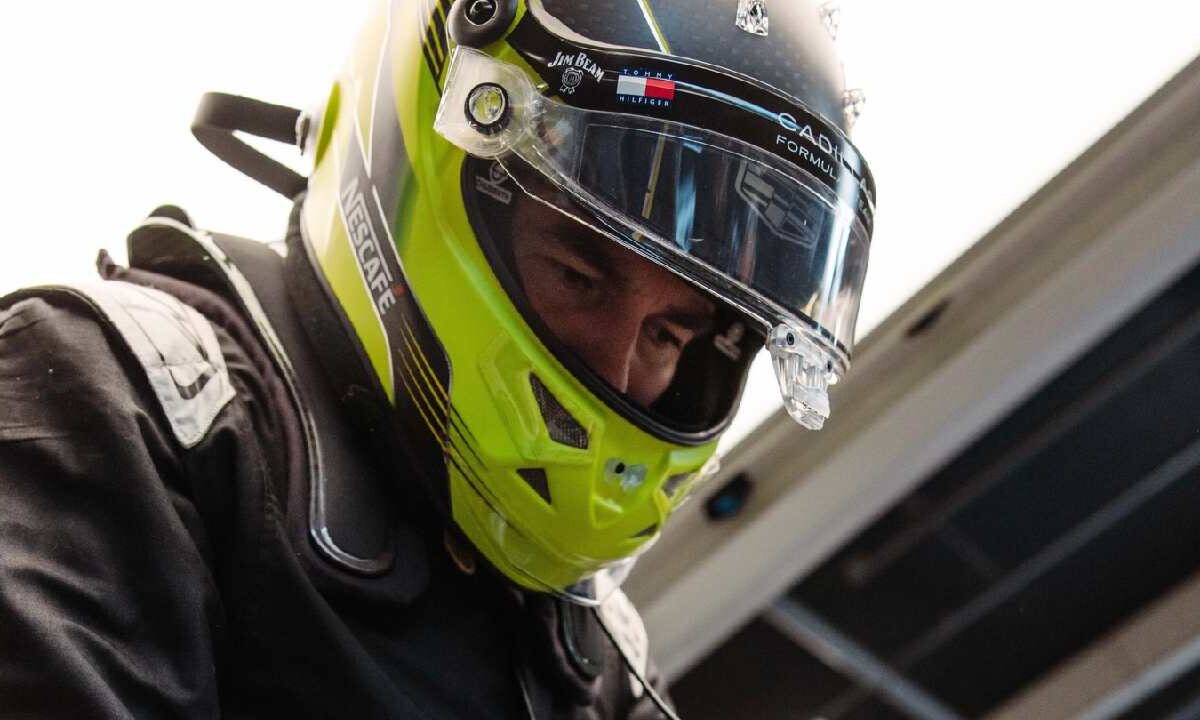 Checo Pérez, el primero en correr en el monoplaza de Cadillac.