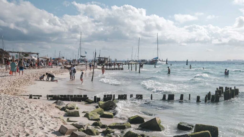 Persiste el cielo nublado y las lluvias.