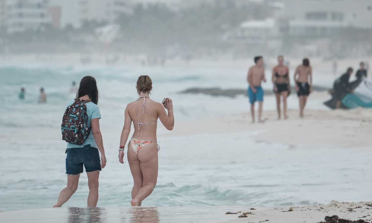 Prevén lluvias y nublados.