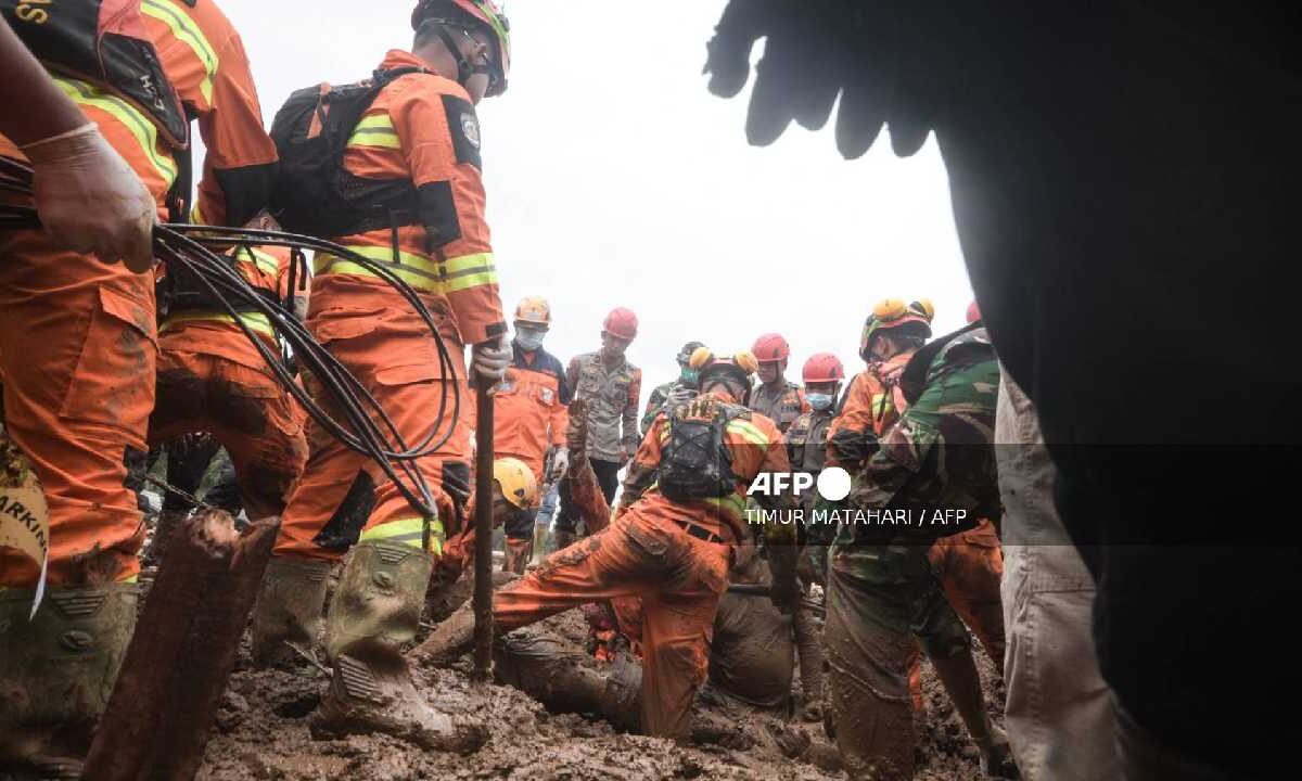 Mortal deslizamiento de tierra en Indonesia.