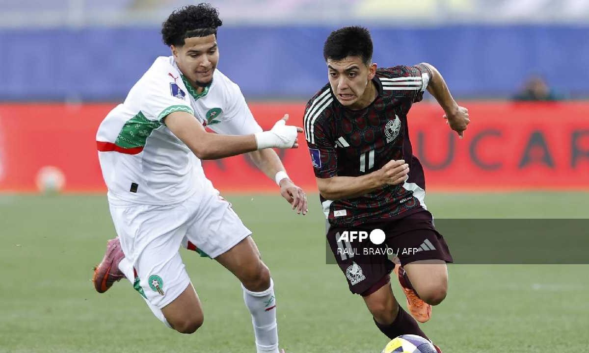 Gilberto Mora fuera.