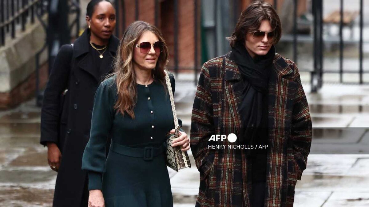 Liz Hurley destrozada.