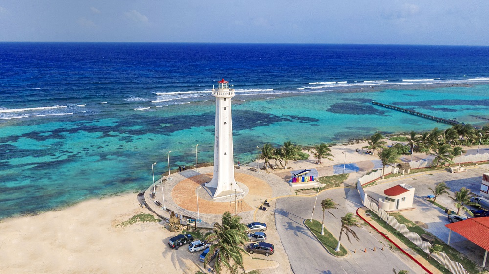 se llevó a cabo una reunión entre el secretario de Desarrollo Económico de Quintana Roo, Paul Carrillo de Cáceres, y representantes de la Confederación Patronal de la República Mexicana