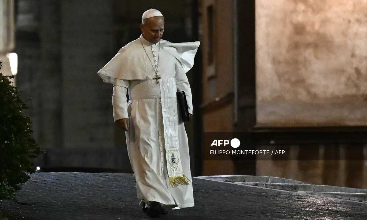 Ora el Papa por el mundo.