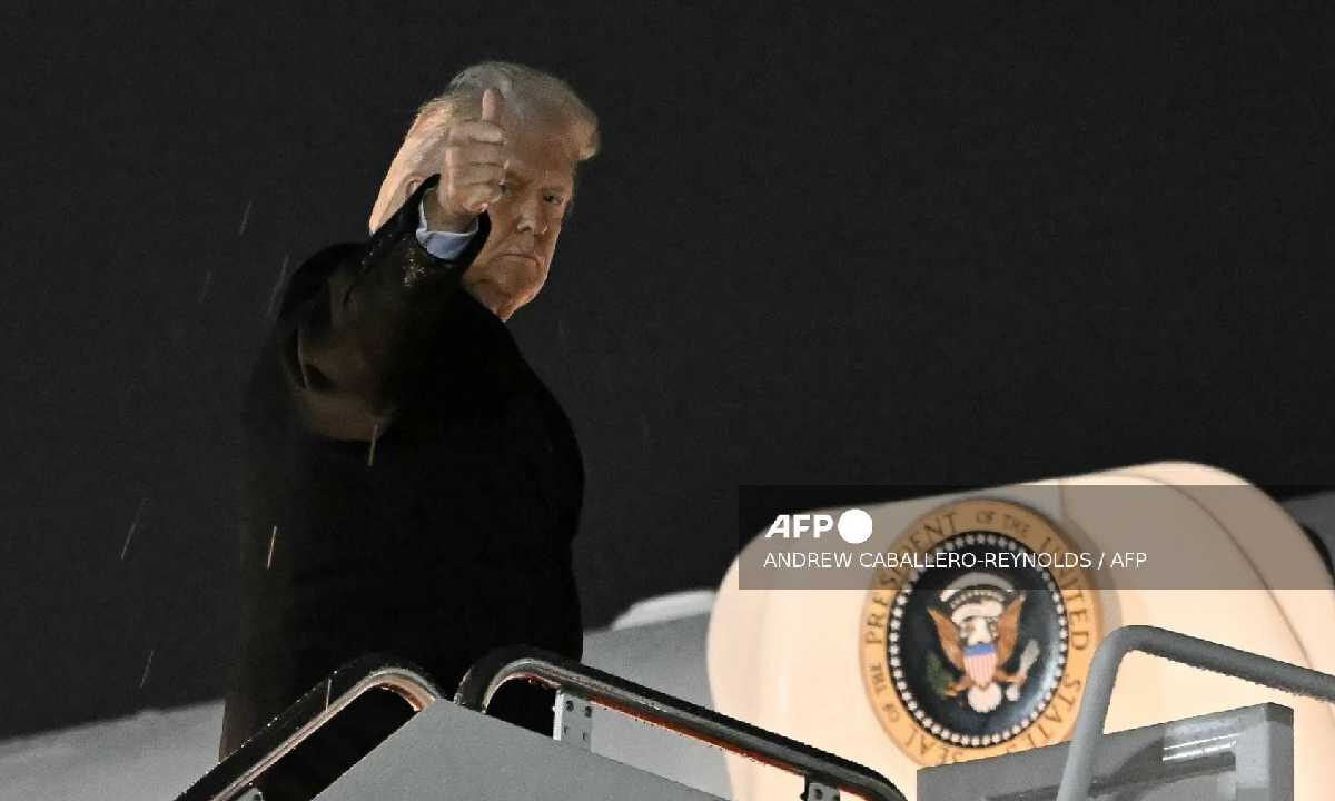 Trump se lanza de nuevo contra Cuba.