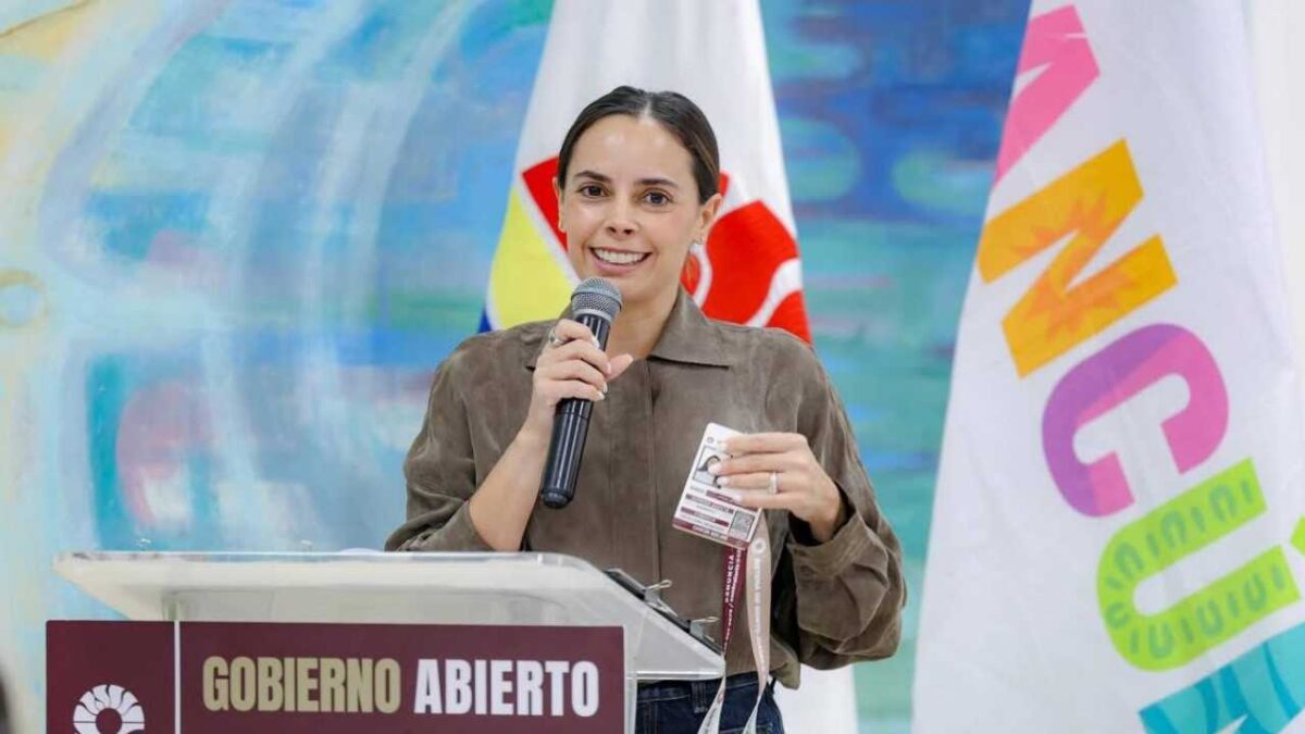 Ana Paty Peralta de la Peña.