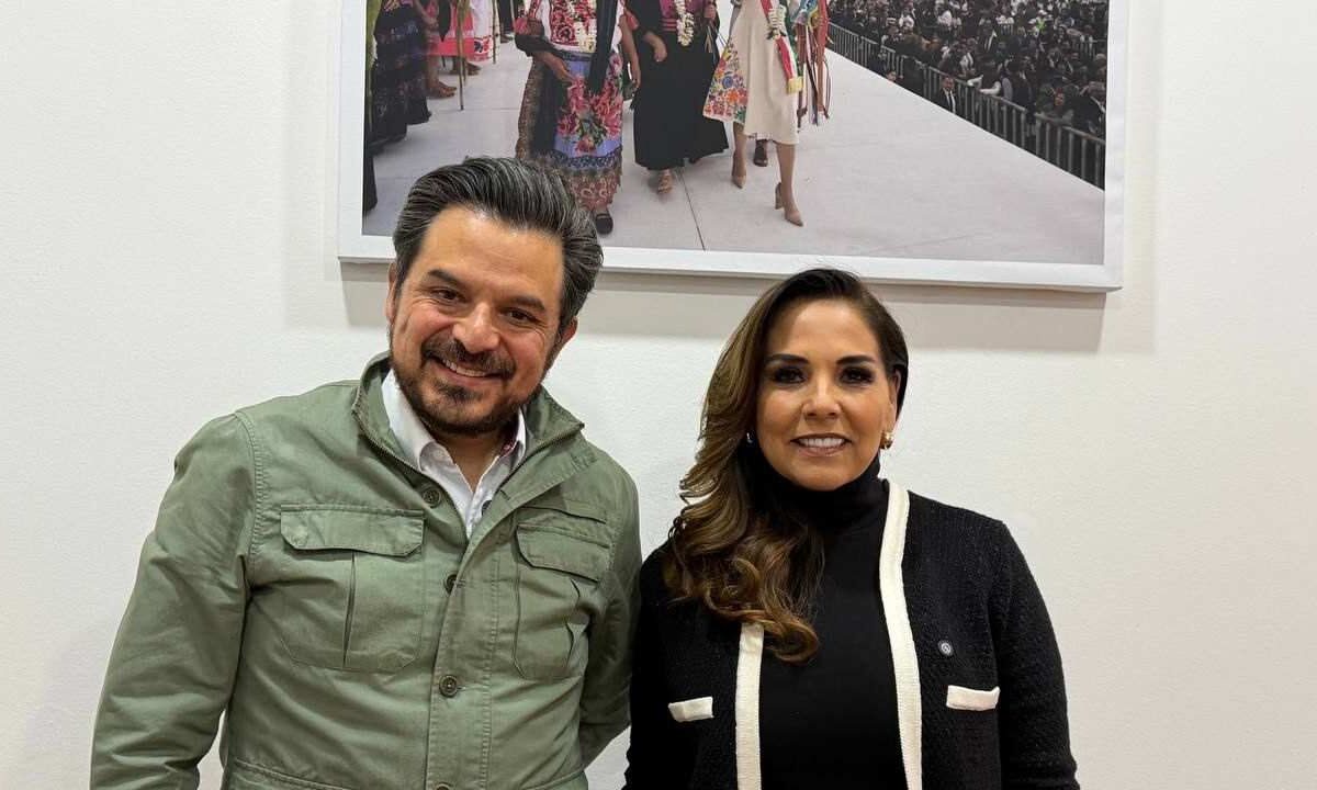 Mara Lezama y Zoe Robledo.