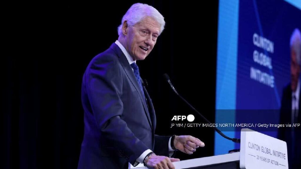 Bill Clinton en el "baquillo" por caso Epstein; enfrenta intenso interrogatorio