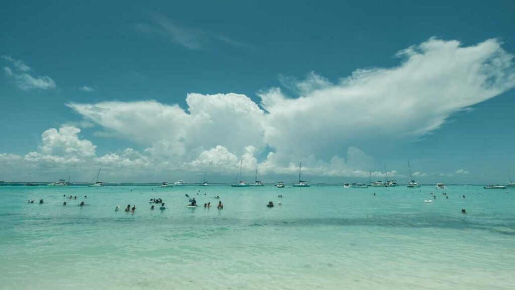 Clima en Quintana Roo: prevén domingo nublado por efectos del frente frío 37 y fuertes vientos por evento de norte